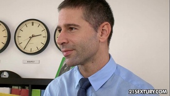 Пока дома одна решила поработать ручкой