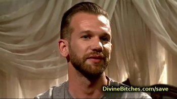 Связанный мужик кончает