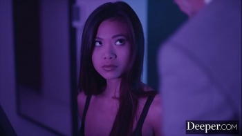 Которая плотно его обхватывала со всех сторон