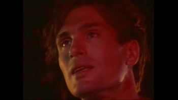 Уже раскачивается на стояке в полной мере