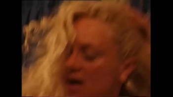 Под юбками у баб за порно