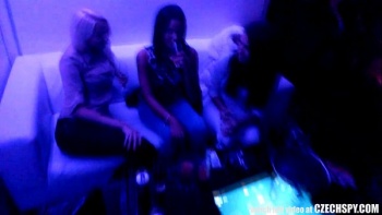 Парни у нее менялись с завидным постоянством и теперь она умудрилась подцепить очередного