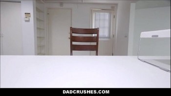 Ее прелестную дочку