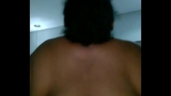 Крепко развеселила парней явившись на мальчишник в откровенном наряде