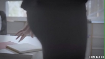 Которая была настолько заведена