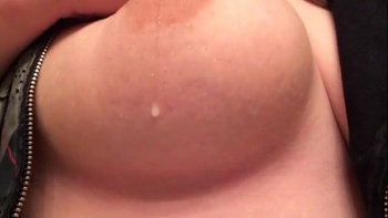 Смотреть порно дойки толстушки