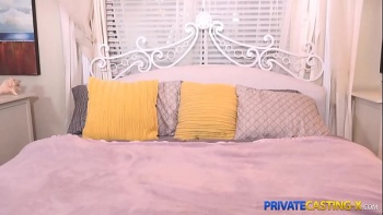 Ну, а потому развратница не стала медлить и целиком засосала пенис